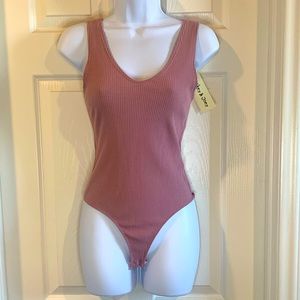 Women’s Pink Dusty rose stretch sleeveless bodysuit top size small